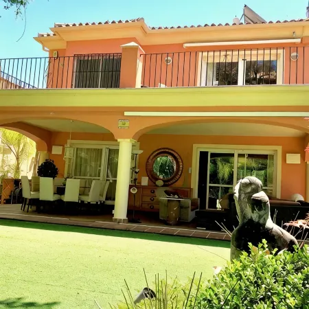 Golfers & Beach Villa with heated pool