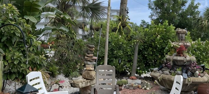 Quiet Island Sanctuary, Private Studio, Sleep Deep, Walk to Beach Hotels in Vero Beach