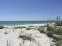 3Bd 3ba Island Oasis                 Beach Front with a Dock-Perfect Event Space - Wi-Fi