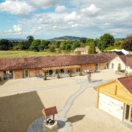 Luxury 3-Bed Cotswolds Barn for Families & Friends