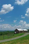 Rustic meets Modern at "The Dairy Barn" Located near I-77 and the New River - 4-Star