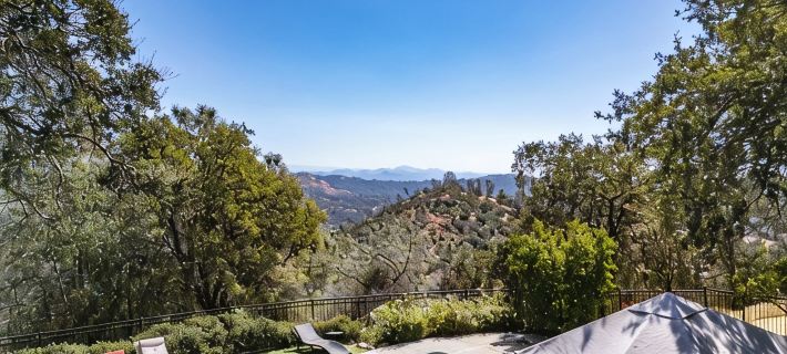 Hilltop Manor- Views - Family Home/Private - Pool and Spa Hotels in Mariposa