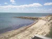 Short stroll to public and private beaches, cottage in Dennisport - 2-Star