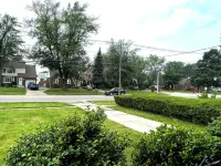 Entire Home 3 Bedroom 1 Bath 6 Guests - Convenient Location close to  Airport - 2 stjerner