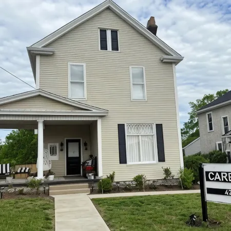 Entire Two story 4 bed/2 full bath. Historical home only steps to Centre college