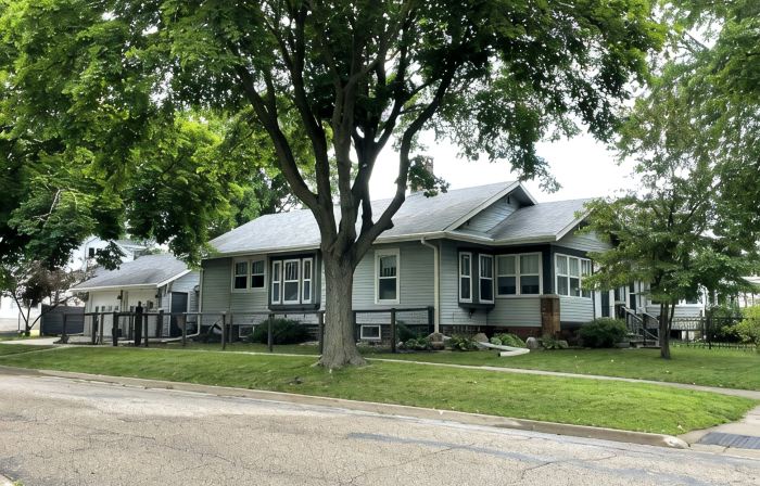 Charming 2-bedroom house in lovely Algona with WiFi, AC