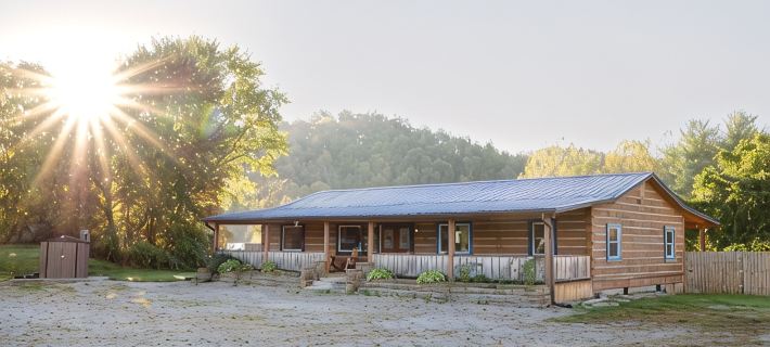 3 Min to Brown County State Park+Hot Tub+Fire Pit+Swing Set+Games Hotels in Brown County
