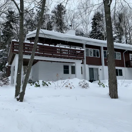 Stowe Toll House Double Lift Ski in/out Gem