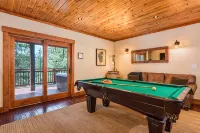 Luxury Tahoe/Donner Home w/Mountain Views, Sauna & Hot Tub! - 6 Bed / 4.5 Bath
