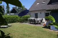 Luxurious FH Near the Dike, Sauna, Fireplace, Garden, Beach Chair (8 Adults & Baby) - WiFi
