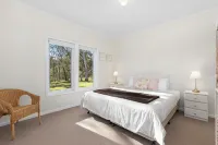 Luxury Snowy Mountains | Sleeps 6 | Crackenback - 4-Star