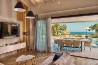 Private pool Villa with sea view at 250 m from the sea/beach - Huvilat