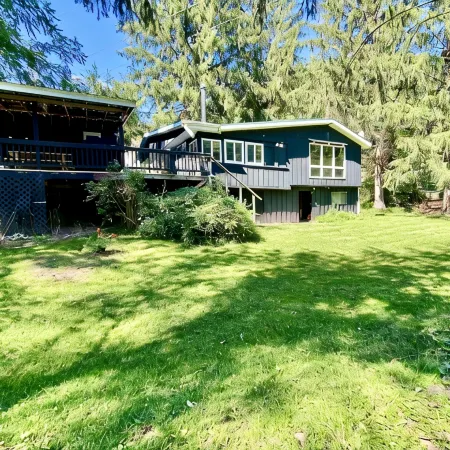 Waterfront Cabin Walkable to Everything!