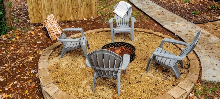 Cozy 2 BR bungalow, moody design, walk to square Hotels in Dahlonega