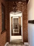 Historic Property Renovated! - homestay