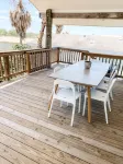 Sunny Family Friendly House 1500 sqft ~ Oversized Covered Deck ~ .5 m to Beach - Kitchens