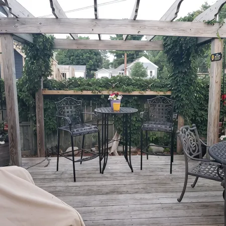 Sleeps 12. Less Than 1.5 Blocks from the Main Intersections Downtown Ludington