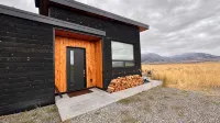 Modern 3 bedroom home on 20 private acres in Paradise Valley