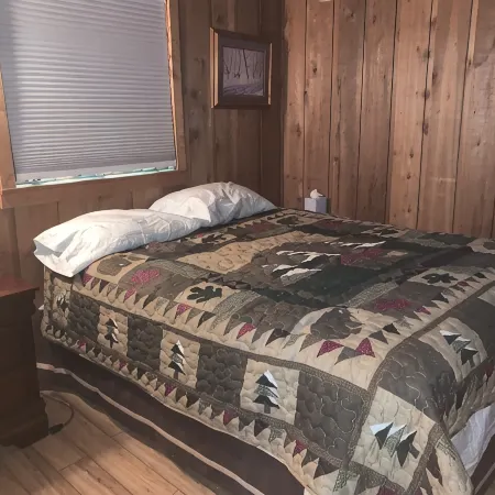 Harbor Springs 2 Bedroom Cottage Close to Boyne Highlands & Nubs Nob