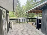 Waterfront Cabin Walkable to Everything! - Hytter