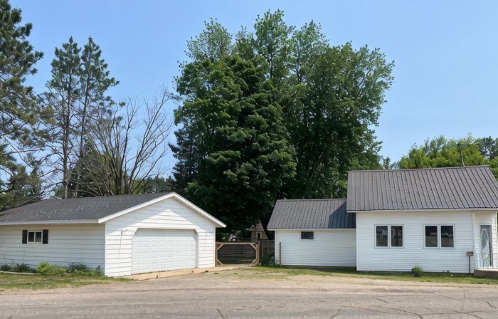 Downtown Townsend-Easy Access to all Amenities/Trails. Truck & Trailer Parking