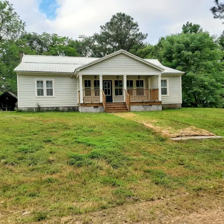 Historic 1851 Farmhouse Retreat
