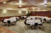 Lakeview Inns & Suites - Hinton