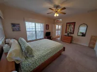 Fox Den- MAGNIFICENT Lake View! 5 minute walk or drive to shoreline!