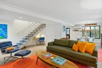 Coconut Grove Dream, located in the heart of the village. Beloved by the sailors - 방갈로