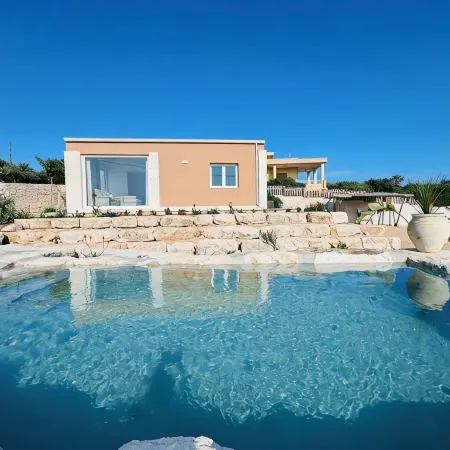 Villetta Il Maso in Cava d'Aliga a Minute's Drive from the Sea. Private Pool