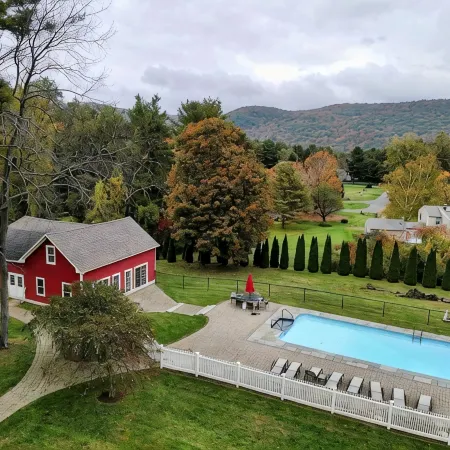 Amore Estate - beautiful room with many places to explore and relax in.