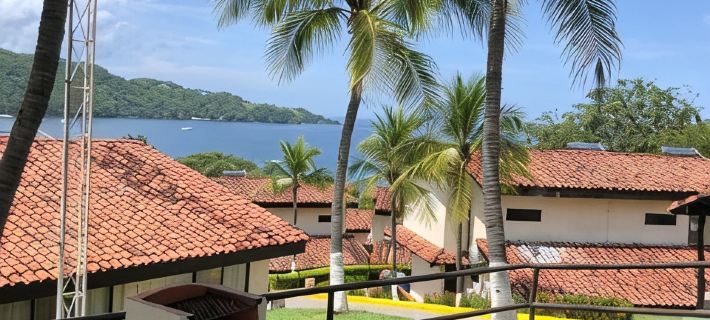 Beautiful Costa Rican Villa in Gated Beach Resort 薩迪納爾住宿飯店