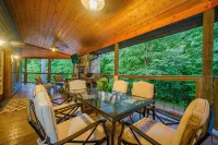 Grey Goose Lodge - Beautiful, Spacious Lodge, Creek, Hot Tub, Firepit, Games - Lodges
