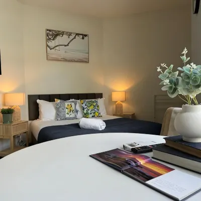 Melbourne Studio Apartments Hotel @ 138 Elgin Carlton Hotels near Lygon Street