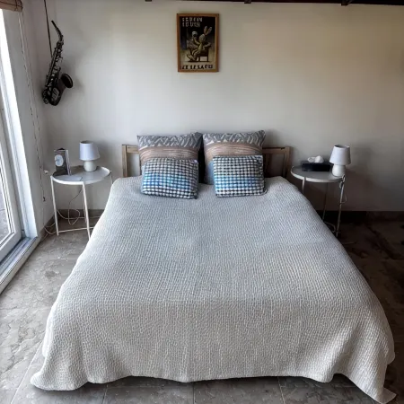 Studio with private garden