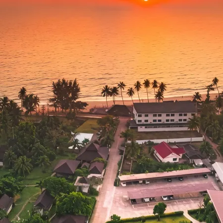 Nana Beach Hotel & Resort Отели в г. Район Патхио