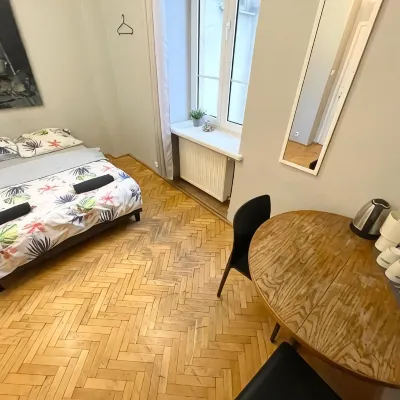 Fantastic-Inn Warszawa - Górskiego Hotel dekat Taman Saxon