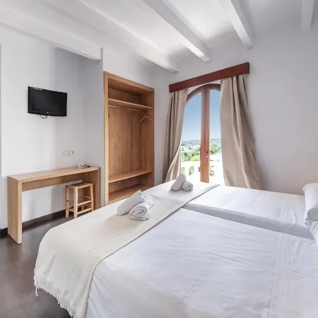 Castell de Lô Hotels in Menorca