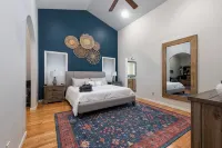 3800 sq ft of Fun! Sleeps 14 • Hot Tub • Pool Table • Pac-Man • Foosball - ジム