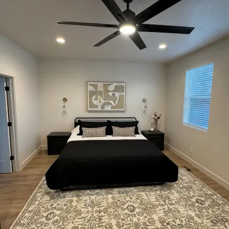 Luxury 5Br Adventure Hub! Pineview, Hiking, Golfing, Biking. Sleeps 12. 4.5 Bath