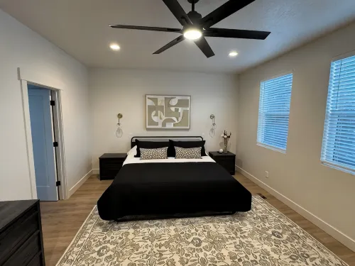 Luxury 5Br Adventure Hub! Pineview, Hiking, Golfing, Biking. Sleeps 12. 4.5 Bath