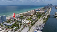 Charming 3 STORY house in wonderful Hollywood Beach Boardwalk - 4-Star