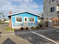Historic beachside home in charming Sunset Beach 선셋비치 호텔