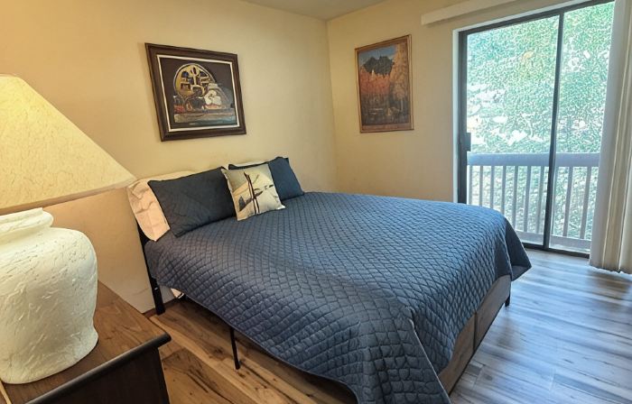 Angel Fire Mountain Retreat! Cozy 2 bedroom, 2 bath condo, sleeps 6 people.