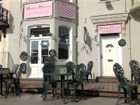 Henrys on the Prom - Homestay