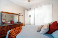 New home located in the "heart" of AZ. Come explore AZ. So much to see and do. - Homestays