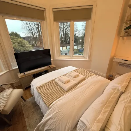 Beautiful 1-bedroom apartment. Perfect for couples, families, or friends.