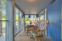Charming 2-bedroom cabin in beautiful Mountain Rest on Lake Becky