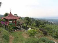 Serenity and Fresh Air Villa 36 Gunung Salak Hotel di Cijeruk