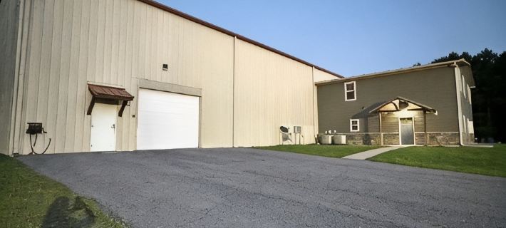 FISHERMAN’S PARADISE - indoor heated & cool parking for trucks and boats Hotels in Marshall County